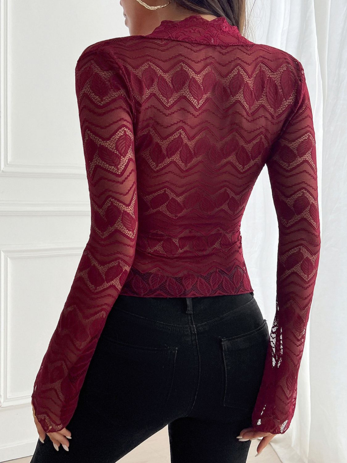 LONG SLEEVE NECKLINE